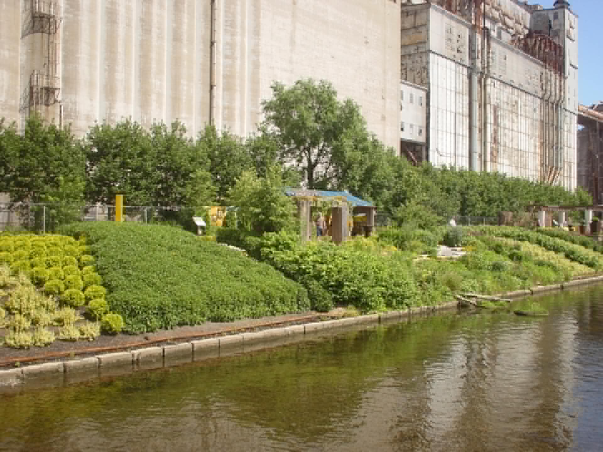 Flora International — berges et jardins végétalisés