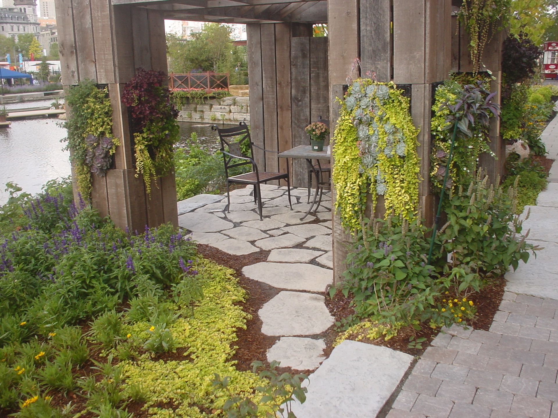 Terrasse au bord de l'eau